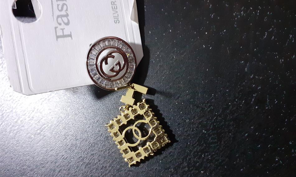 další podezřelé zboží přívěsky